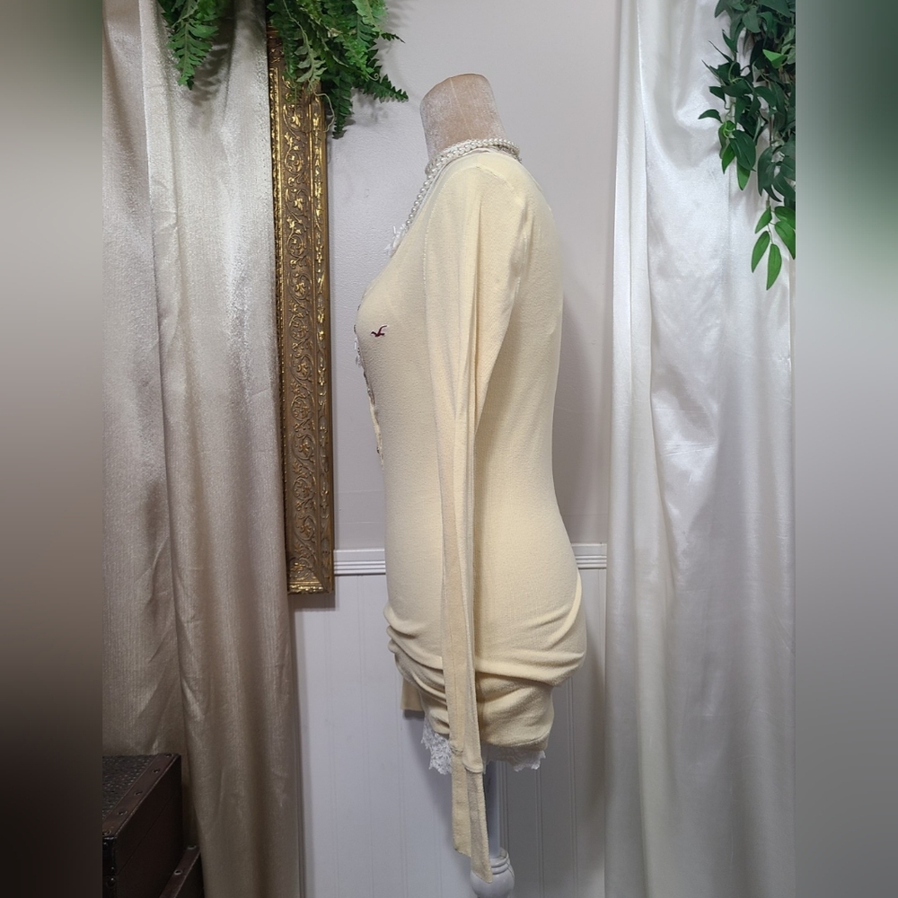 ♡ Y2K ♡ Hollister Butter Yellow Blingy Button Henley Long Sleeve Top - Picture 8 of 13